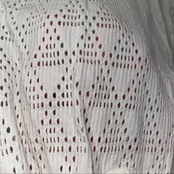 Madewell Texture & Thread Tee Shirt Modern Tie-Front Geo-Eyelet Cutout Pattern - Picture 4 of 7